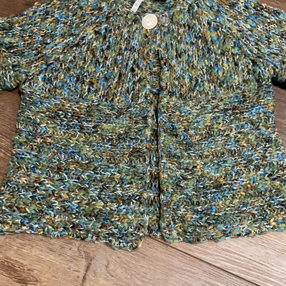 Short Sweater With Button - image 4